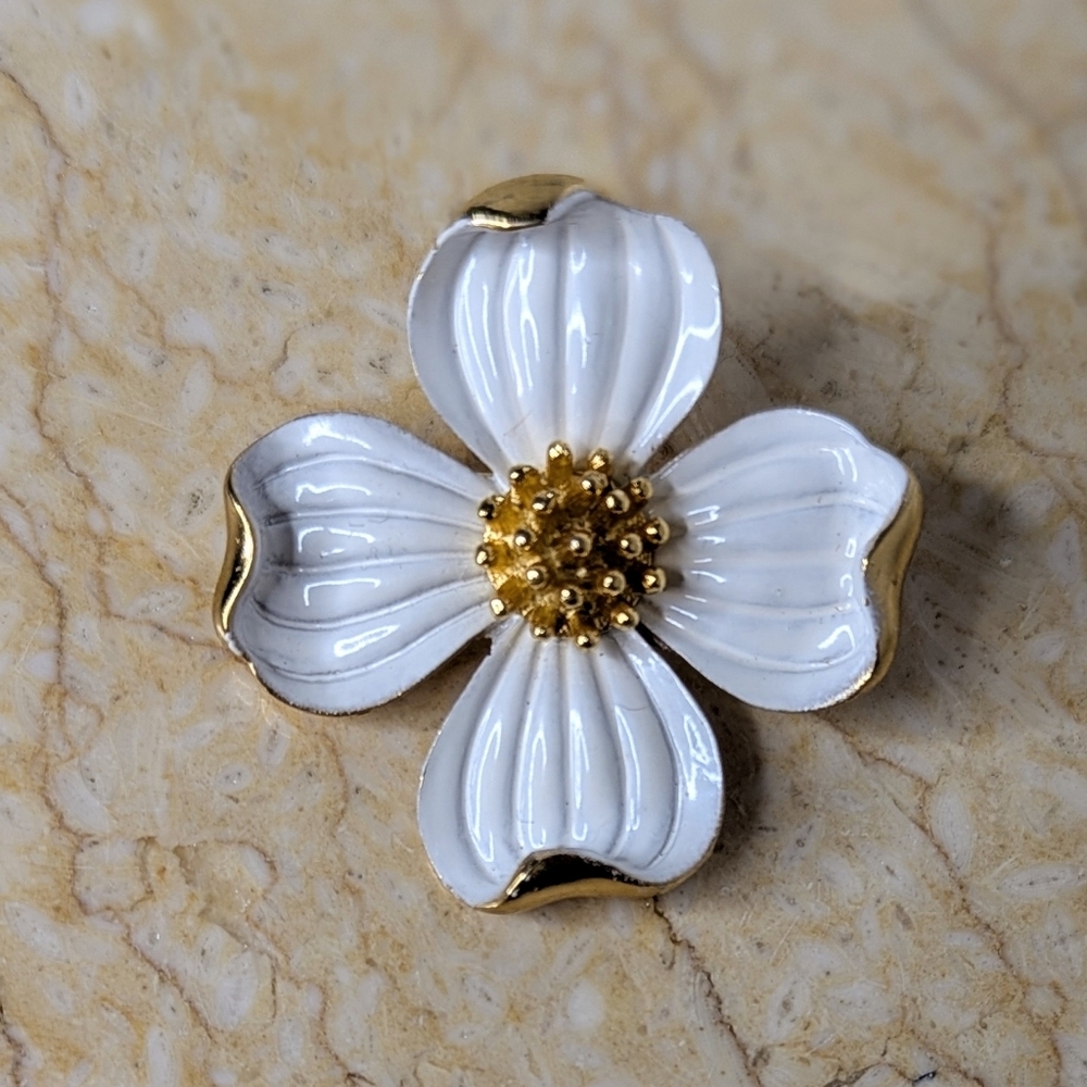 Vintage Trifari Gold Tone White Enamel Dogwood Flower Brooch Pin Costume Jewelry